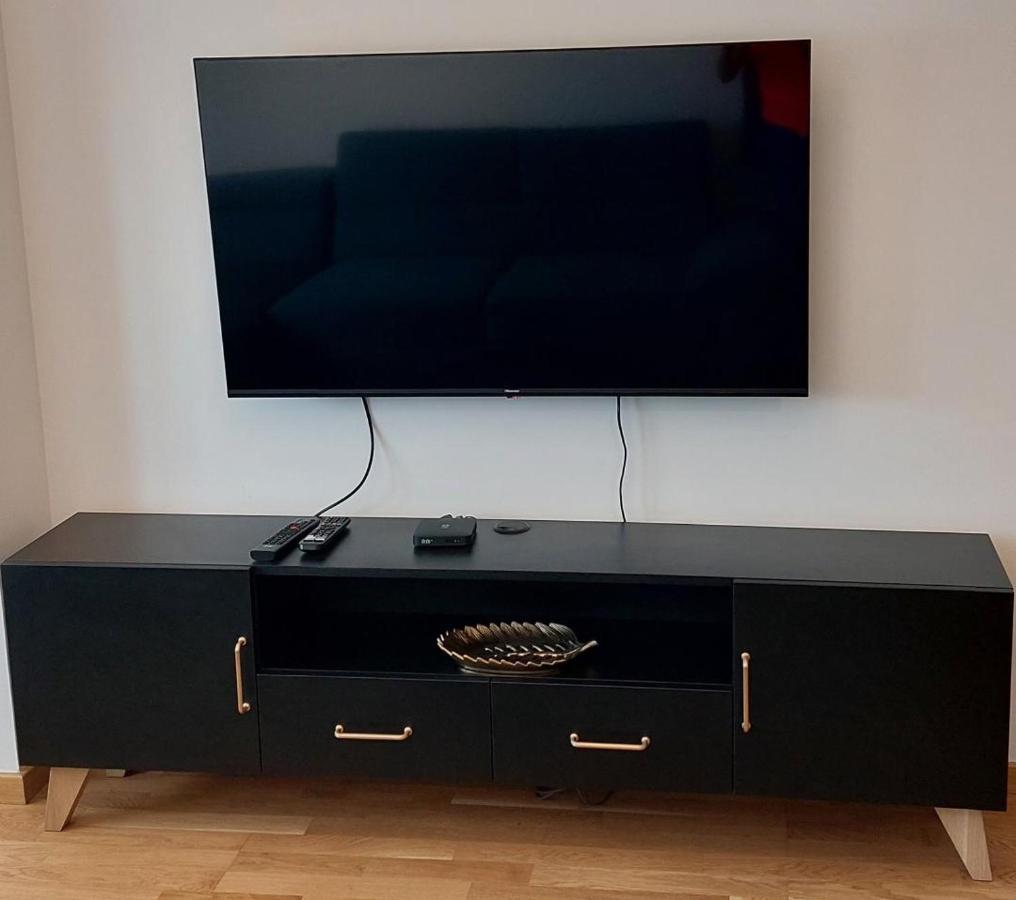 ノヴィ・サドKej Danube Lux Free Garageアパートメント エクステリア 写真